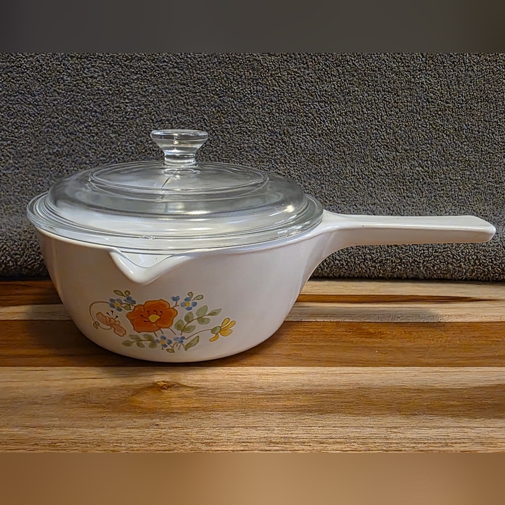Vintage Corning Ware 2.5 Cup Saucepan with Lid